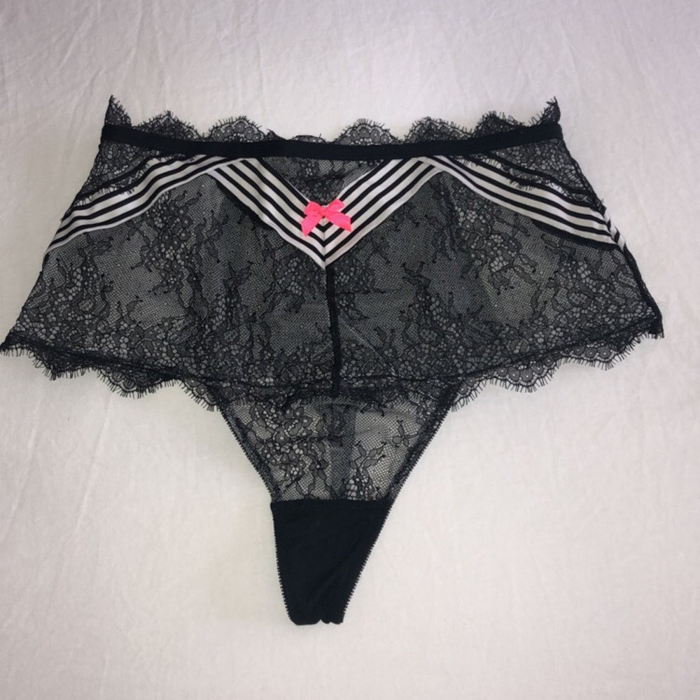 VS LINGERIE PANTIES NWOT